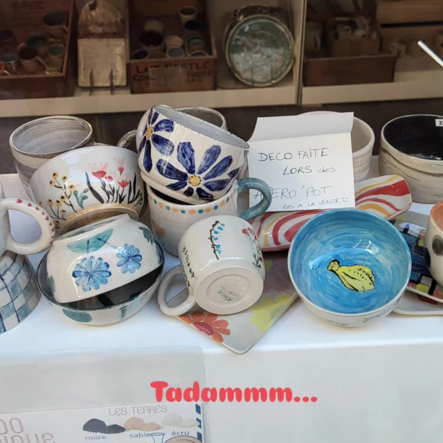 ✨ Retour en images sur notre toute première soirée créative à Roanne : l’APÉRO'POT au restaurant @LECOQETLAMULE.ROANNE
Un grand merci pour votre belle énergie et votre créativité 🎨💫

TADAM… voici vos œuvres ! Elles vous attendent à l’ATELIER 🤍

📅 SAVE THE DATE !
Notre prochaine soirée apéro + céramique à Roanne aura lieu le jeudi 4 septembre (mais on vous en reparle très vite 👀)

Belle journée à tous et à très vite pour de nouvelles créations colorées 🌈✨

#apéropot #ceramique #ateliercreatif #roanne #apérocréatif #lecoqetlamule #atelierceramique #roannelaville#krollceramique